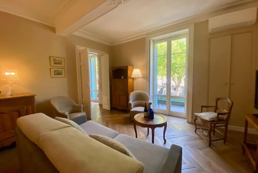 L'Historien - Avec Balcon Coeur De Nimes Lägenhet Exteriör bild